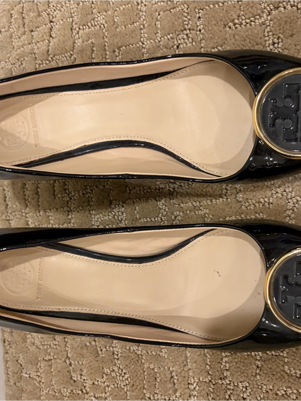 Tory Burch Black Wedge Pumps with Logo Medallion Size 9 - Picture 2 of 5